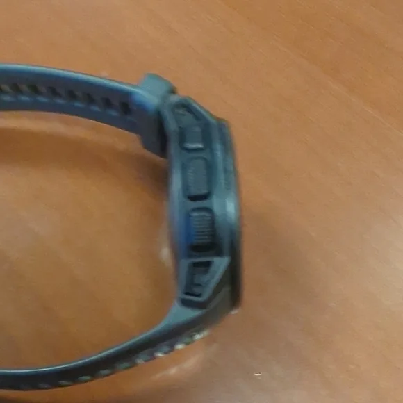 ⌚Garmin MIL-STD-810G Black and Gray Smartwatch - Picture 4 of 6